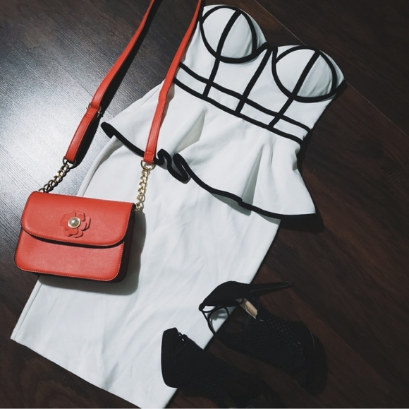 Forever 21 Dresses & Skirts - Peplum Dress
